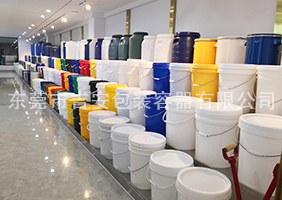 馒头屄操屄视频吉安容器一楼涂料桶、机油桶展区